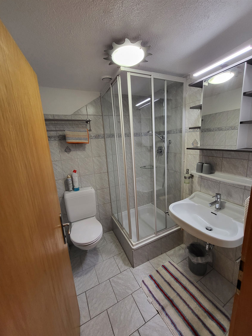 Shower/ WC Apartment Pension Luttinger